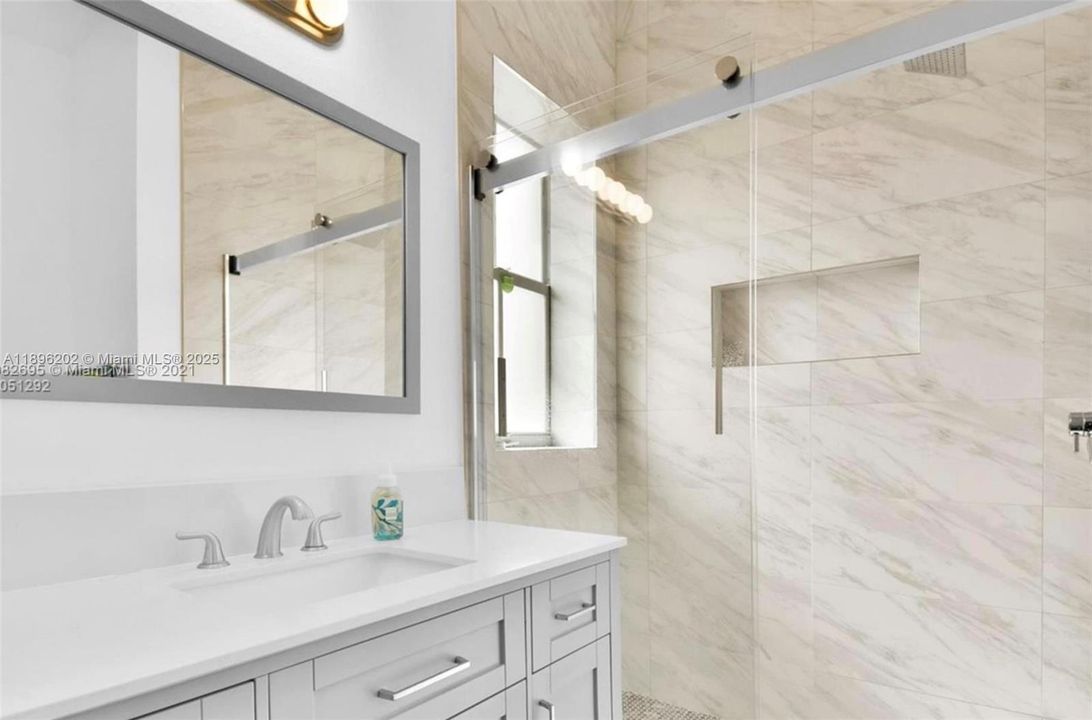 Recently Rented: $2,600 (3 beds, 2 baths, 1256 Square Feet)