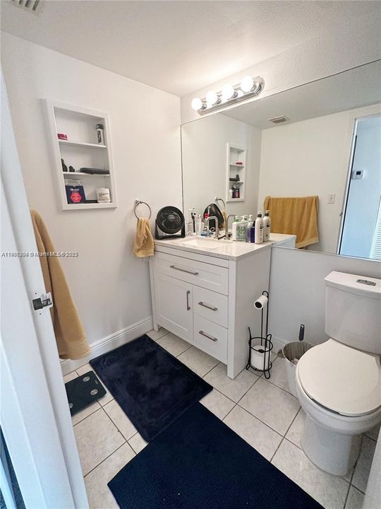 Recientemente alquilado: $2,700 (2 camas, 2 baños, 1030 Pies cuadrados)