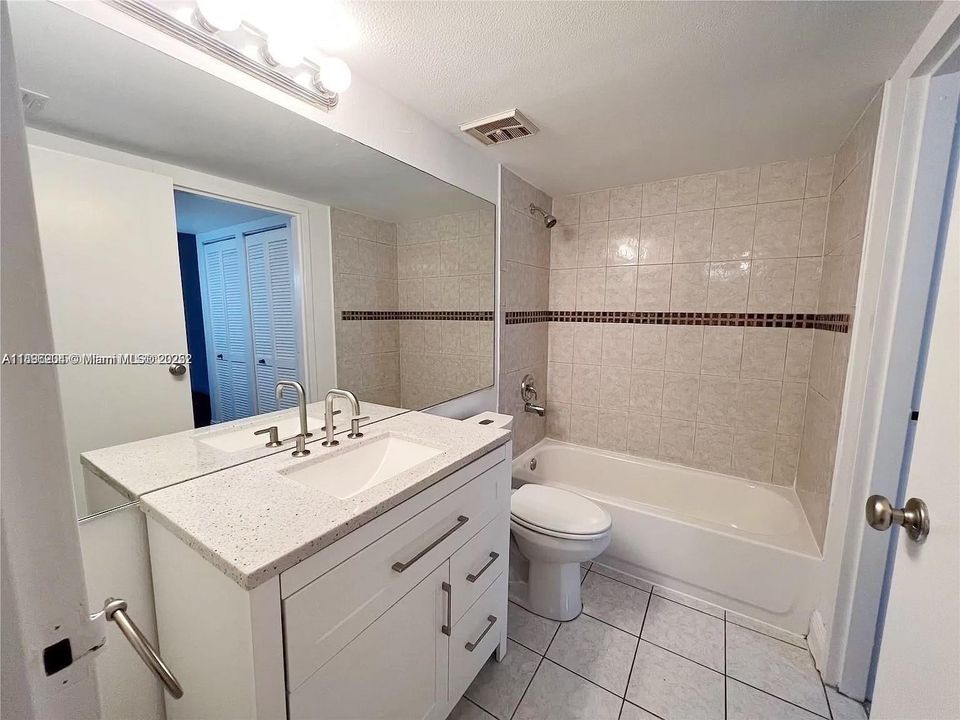 Recientemente alquilado: $2,700 (2 camas, 2 baños, 1030 Pies cuadrados)