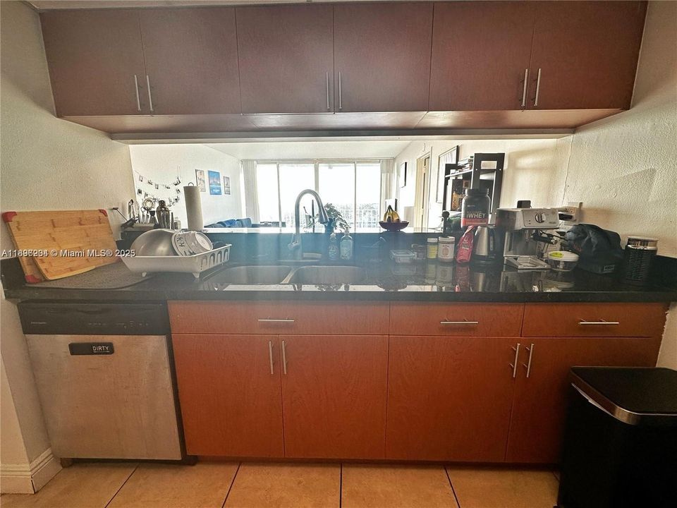 Recientemente alquilado: $2,700 (2 camas, 2 baños, 1030 Pies cuadrados)