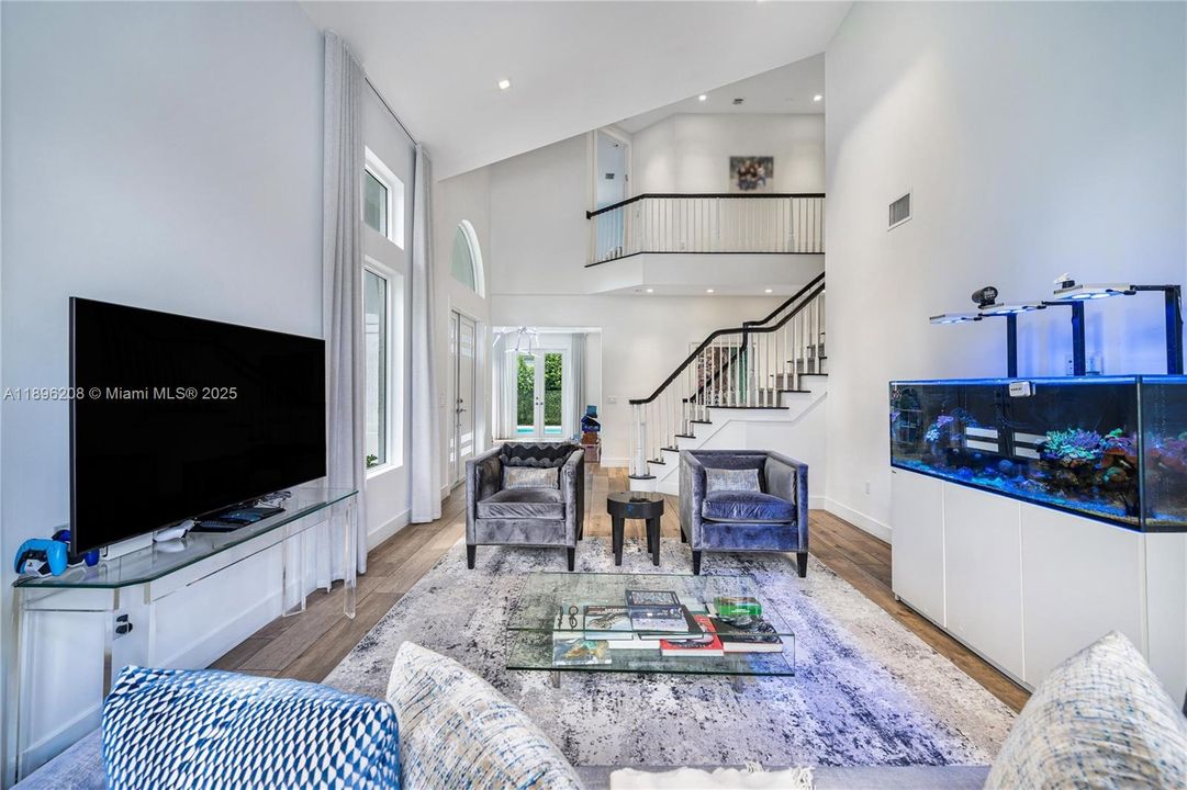 На продажу: $2,900,000 (3 спален, 3 ванн, 2970 Квадратных фут)