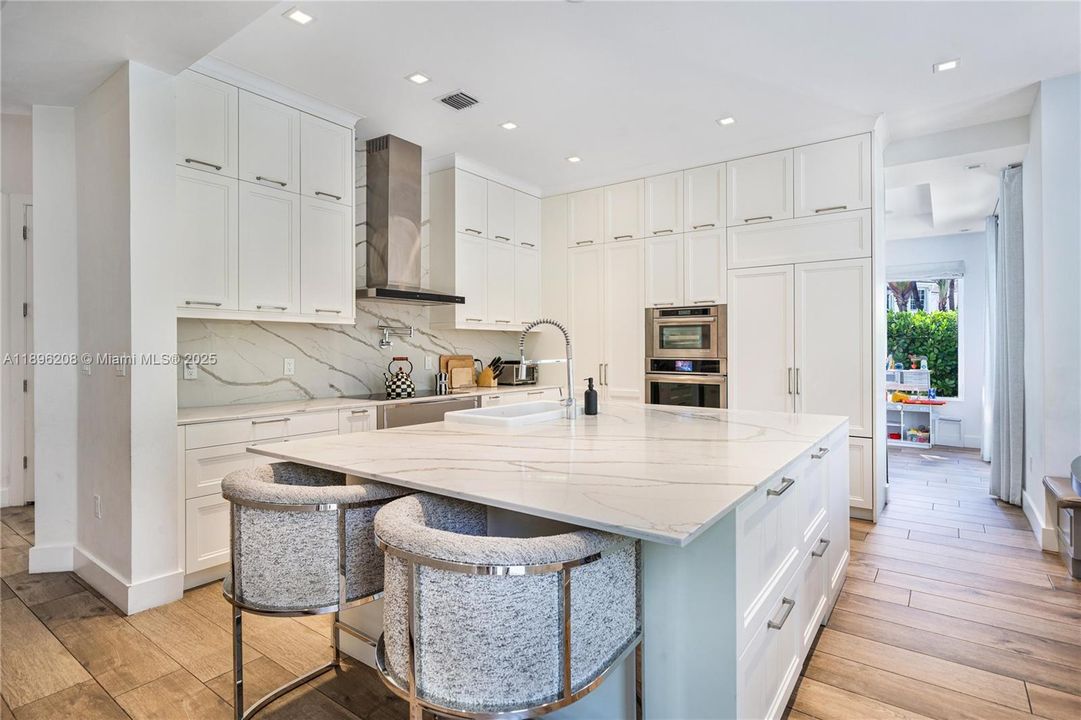 На продажу: $2,900,000 (3 спален, 3 ванн, 2970 Квадратных фут)