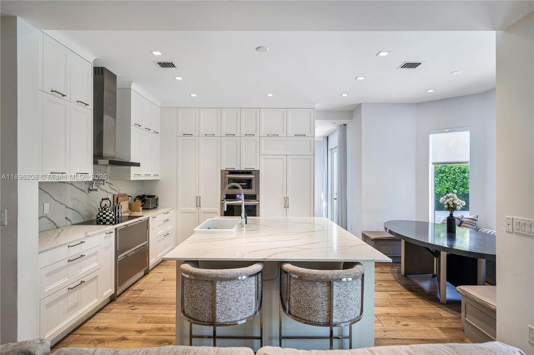 На продажу: $2,900,000 (3 спален, 3 ванн, 2970 Квадратных фут)