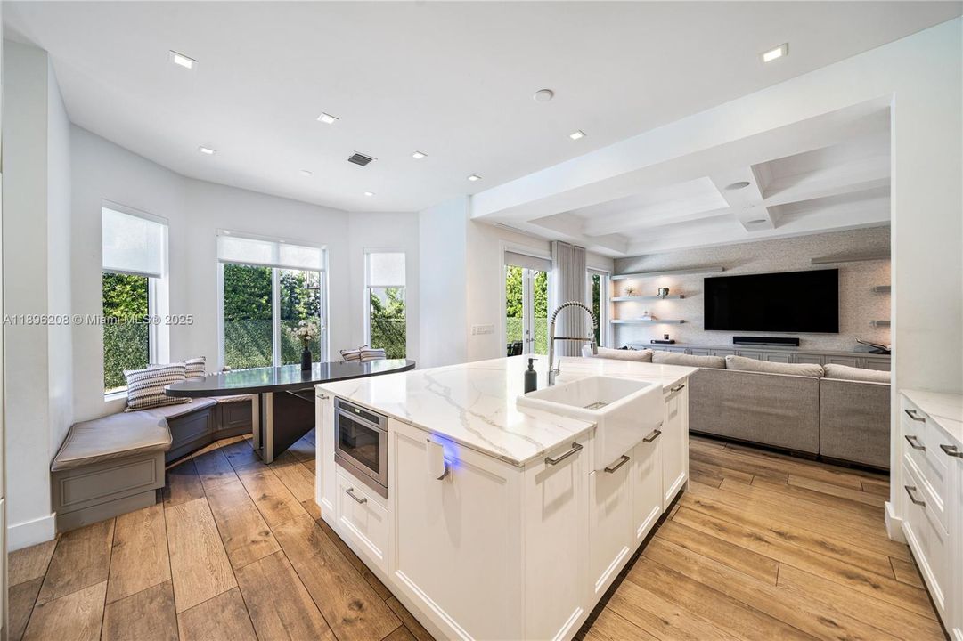 На продажу: $2,900,000 (3 спален, 3 ванн, 2970 Квадратных фут)