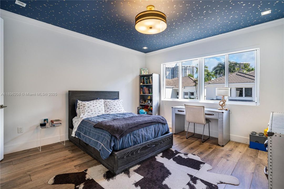 На продажу: $2,900,000 (3 спален, 3 ванн, 2970 Квадратных фут)