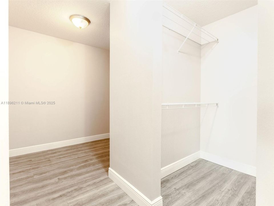 Recently Rented: $9,500 (5 beds, 4 baths, 3654 Square Feet)