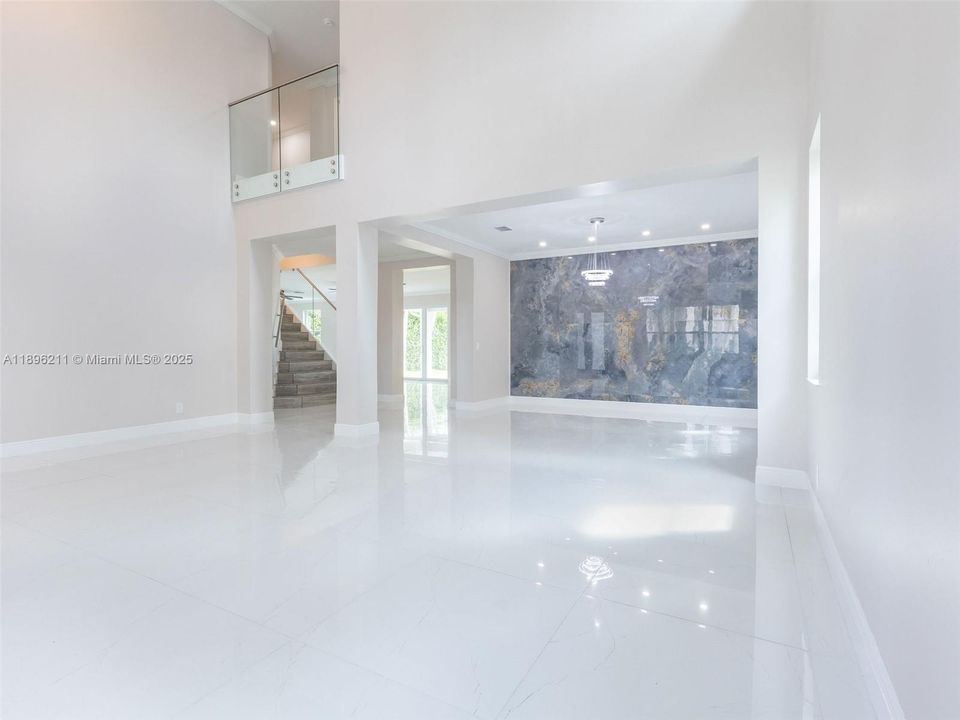 Recently Rented: $9,500 (5 beds, 4 baths, 3654 Square Feet)