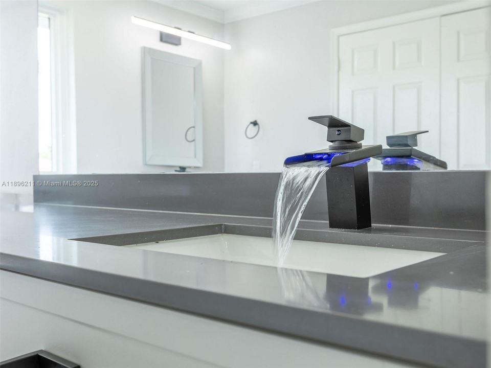 Recently Rented: $9,500 (5 beds, 4 baths, 3654 Square Feet)