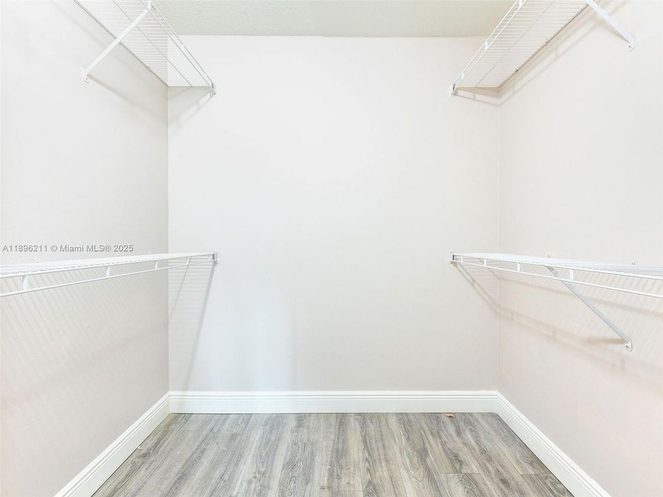 Recently Rented: $9,500 (5 beds, 4 baths, 3654 Square Feet)