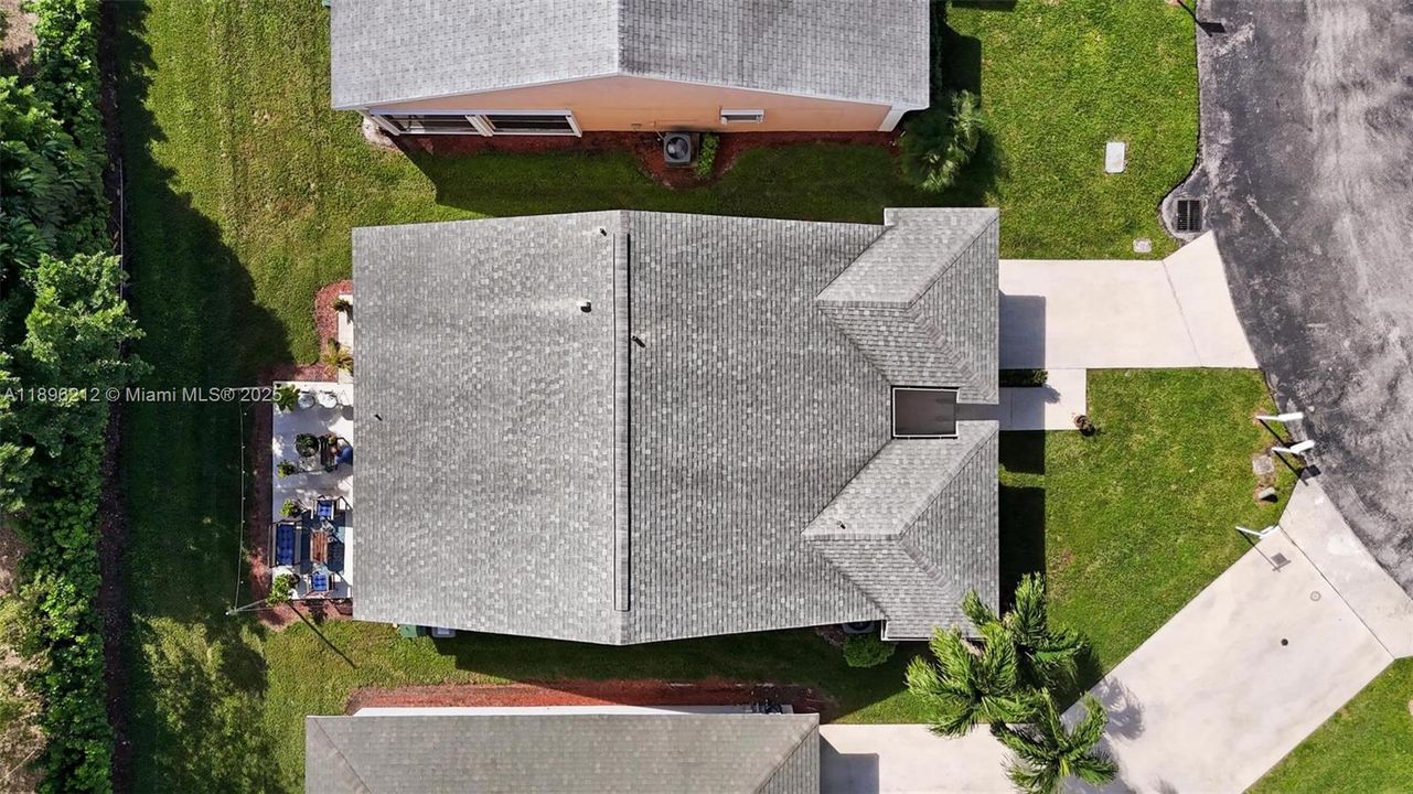 待售: $385,000 (2 贝兹, 2 浴室, 1171 平方英尺)