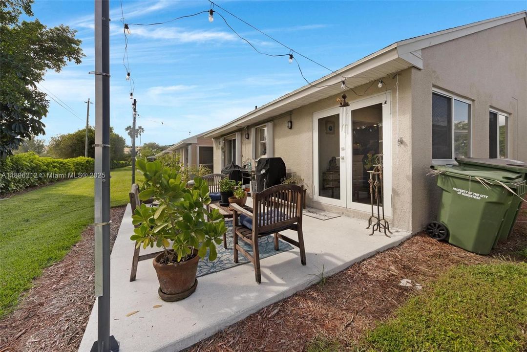 待售: $385,000 (2 贝兹, 2 浴室, 1171 平方英尺)