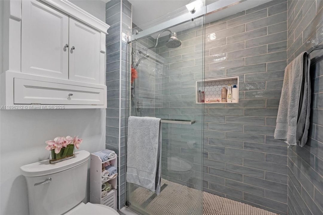 待售: $385,000 (2 贝兹, 2 浴室, 1171 平方英尺)