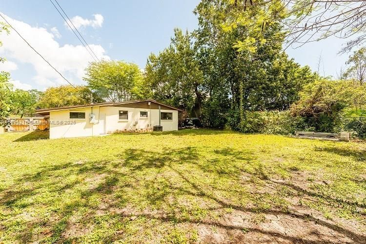 В аренду: $4,950 (3 спален, 2 ванн, 1600 Квадратных фут)