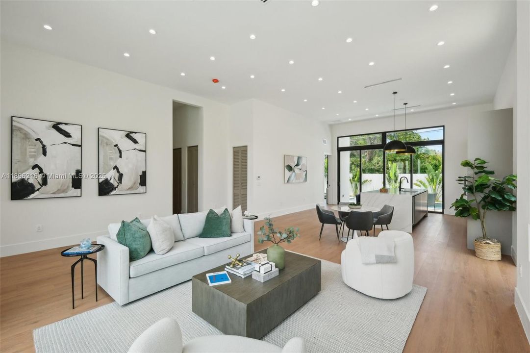 Active With Contract: $10,800 (4 beds, 2 baths, 2136 Square Feet)