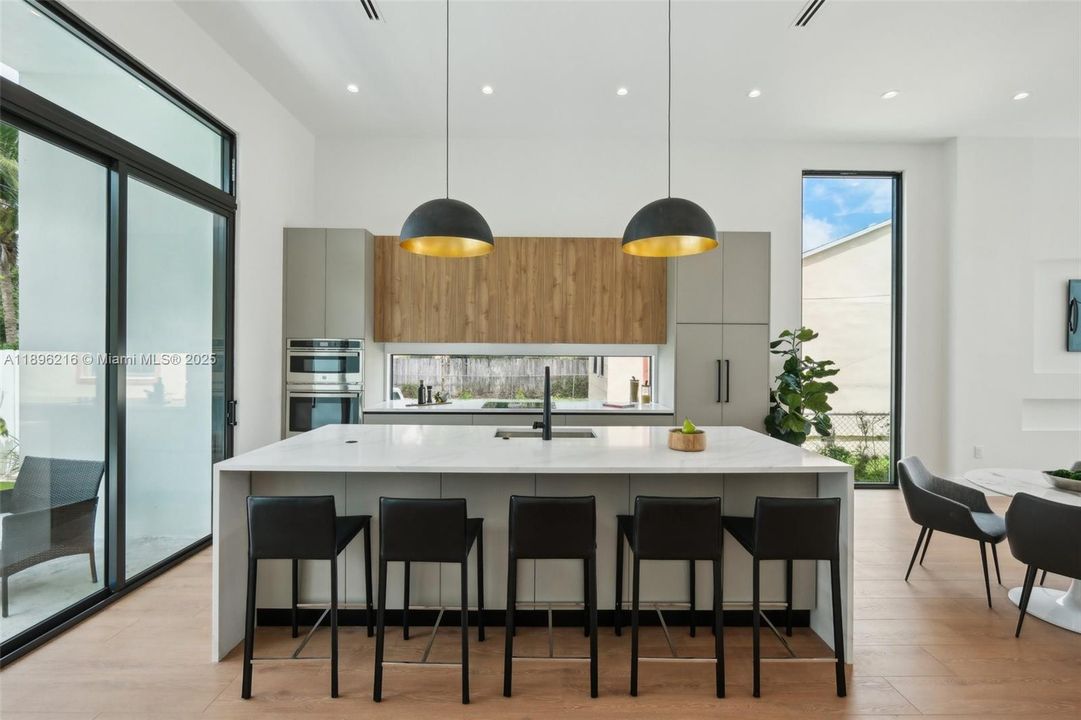 Active With Contract: $10,800 (4 beds, 2 baths, 2136 Square Feet)