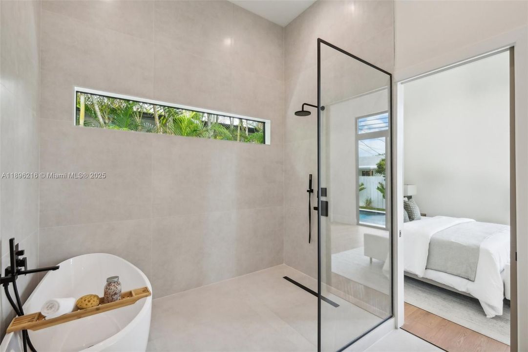 Active With Contract: $10,800 (4 beds, 2 baths, 2136 Square Feet)