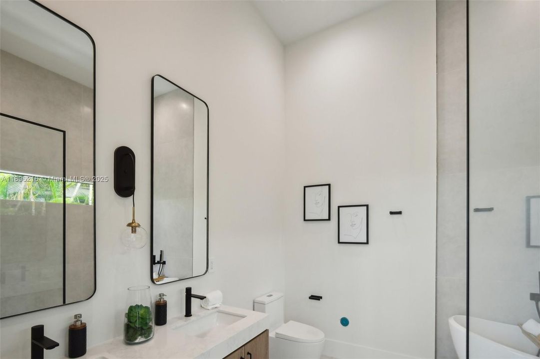 Active With Contract: $10,800 (4 beds, 2 baths, 2136 Square Feet)