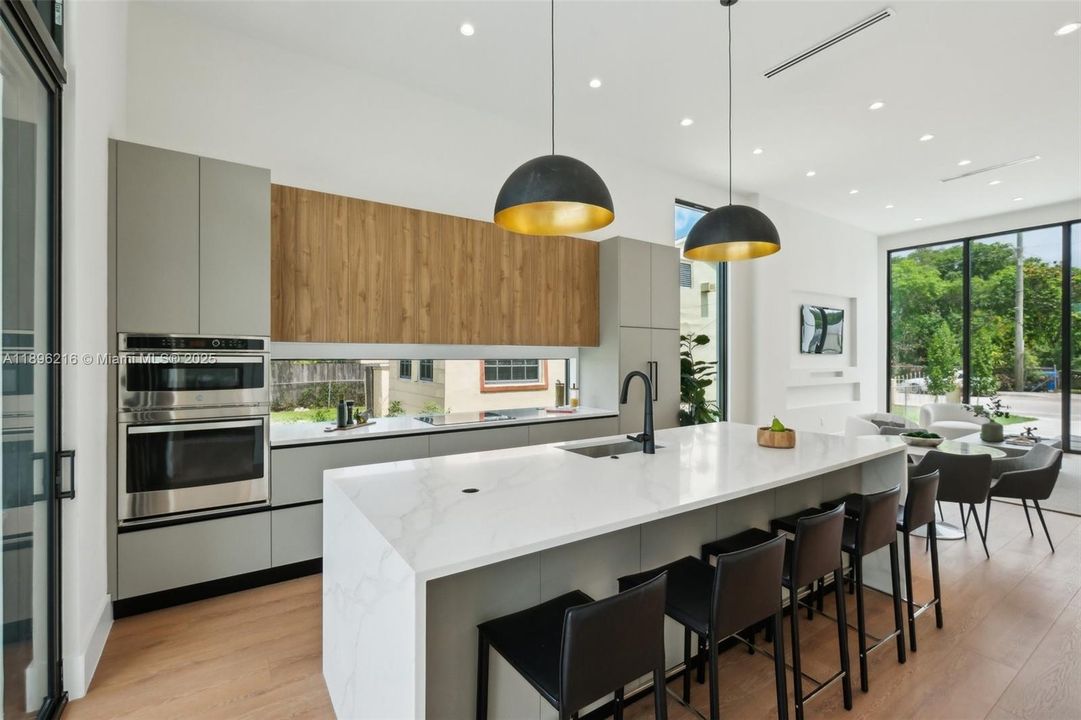 Active With Contract: $10,800 (4 beds, 2 baths, 2136 Square Feet)