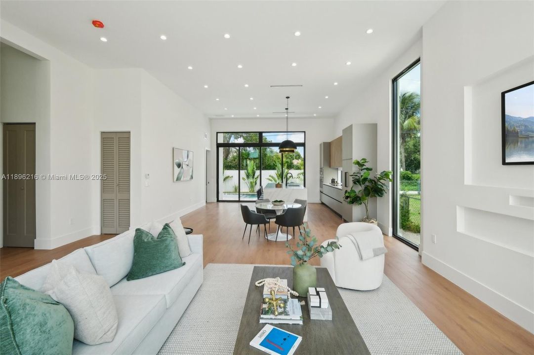 Active With Contract: $10,800 (4 beds, 2 baths, 2136 Square Feet)