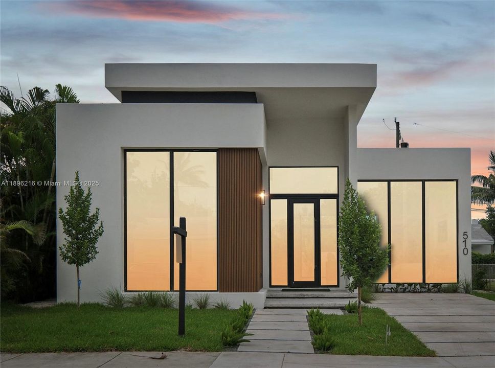 Active With Contract: $10,800 (4 beds, 2 baths, 2136 Square Feet)