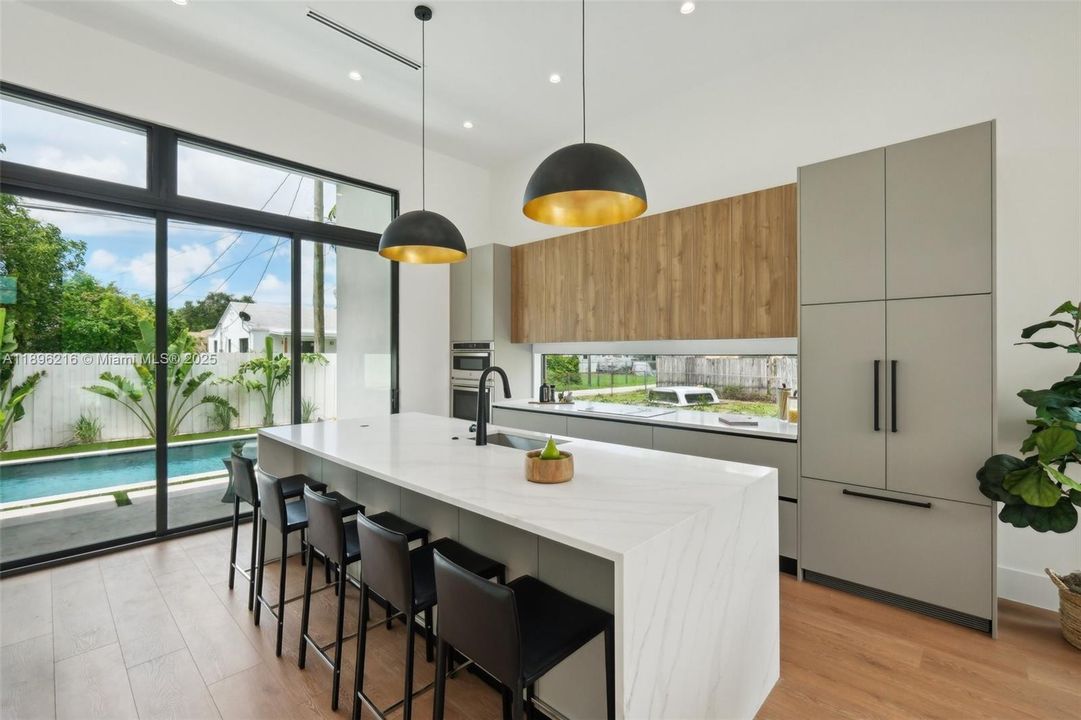 Active With Contract: $10,800 (4 beds, 2 baths, 2136 Square Feet)