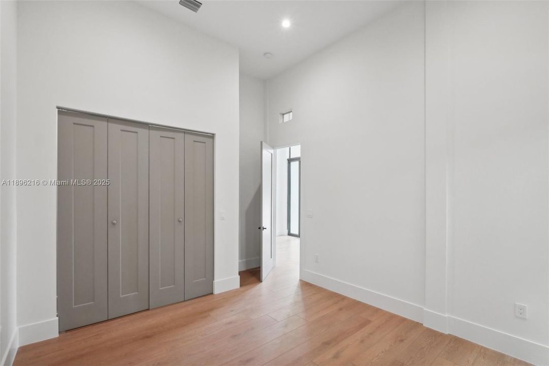 Active With Contract: $10,800 (4 beds, 2 baths, 2136 Square Feet)