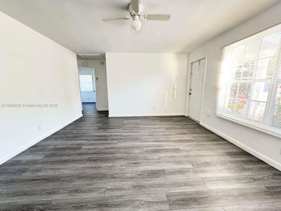 Недавно арендовано: $1,900 (2 спален, 1 ванн, 0 Квадратных фут)