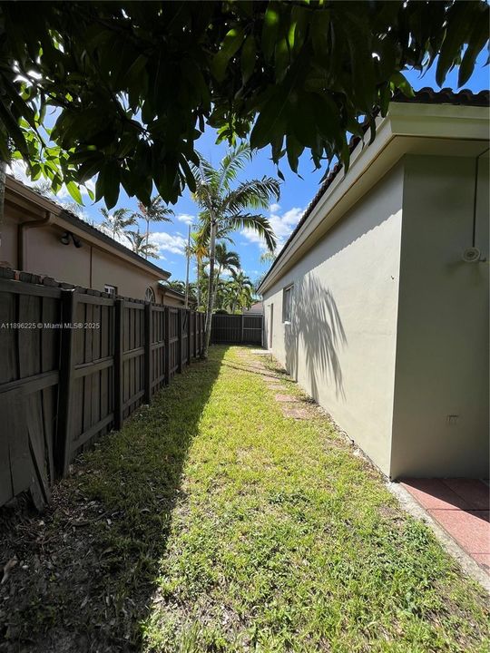 Active With Contract: $705,000 (3 beds, 2 baths, 1878 Square Feet)