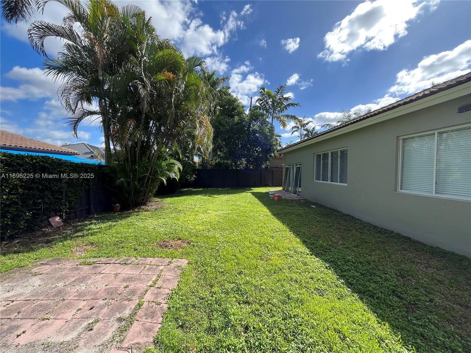 Active With Contract: $705,000 (3 beds, 2 baths, 1878 Square Feet)