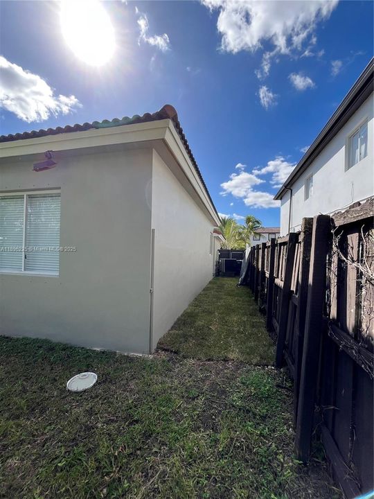 Active With Contract: $705,000 (3 beds, 2 baths, 1878 Square Feet)