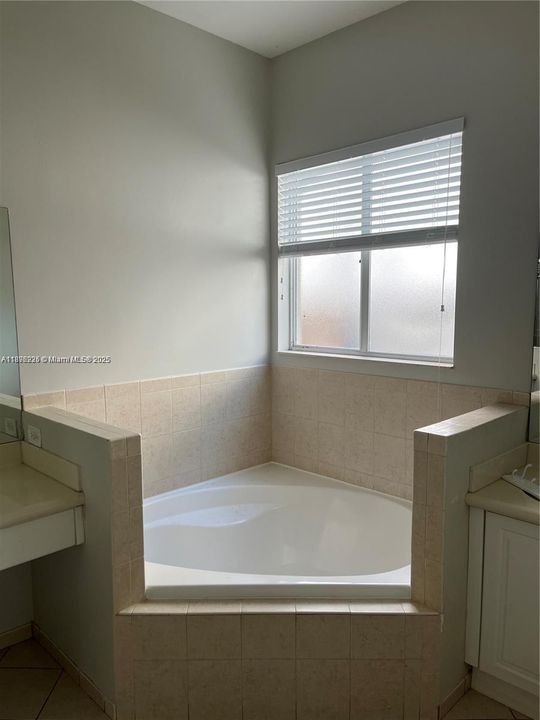 Active With Contract: $705,000 (3 beds, 2 baths, 1878 Square Feet)