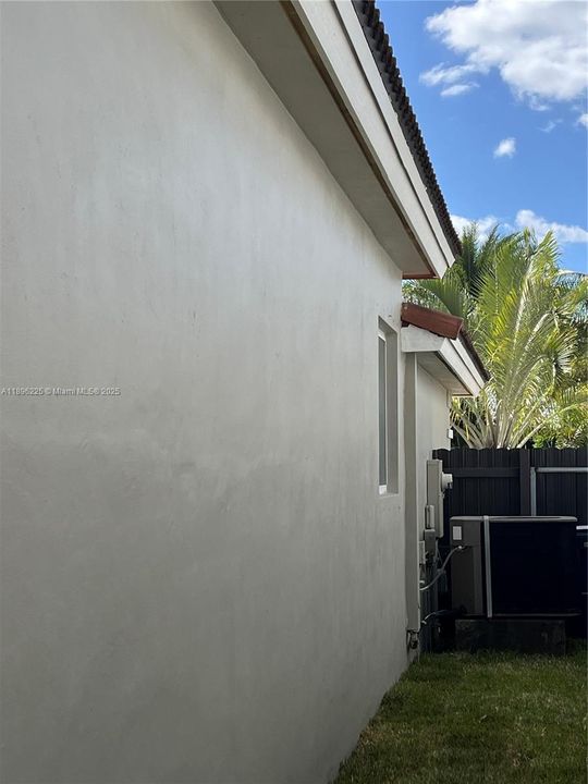 Active With Contract: $705,000 (3 beds, 2 baths, 1878 Square Feet)