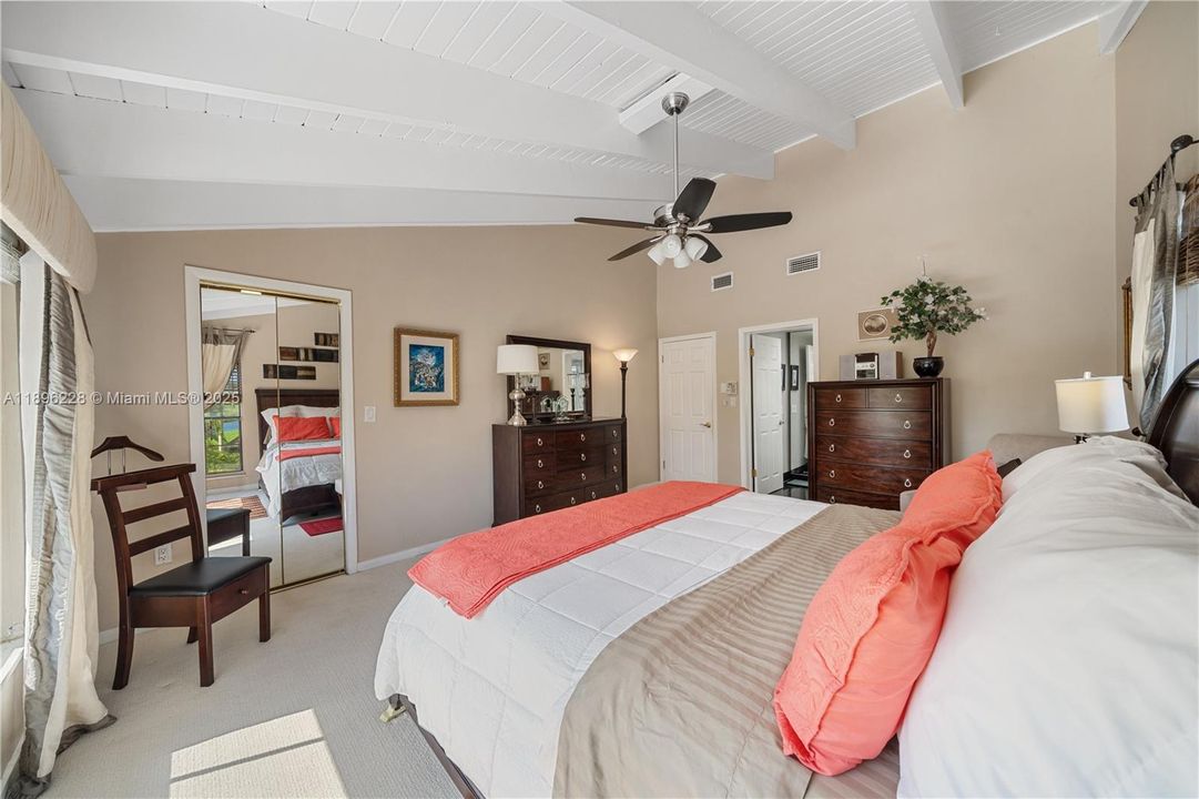 En Venta: $640,000 (2 camas, 2 baños, 1578 Pies cuadrados)