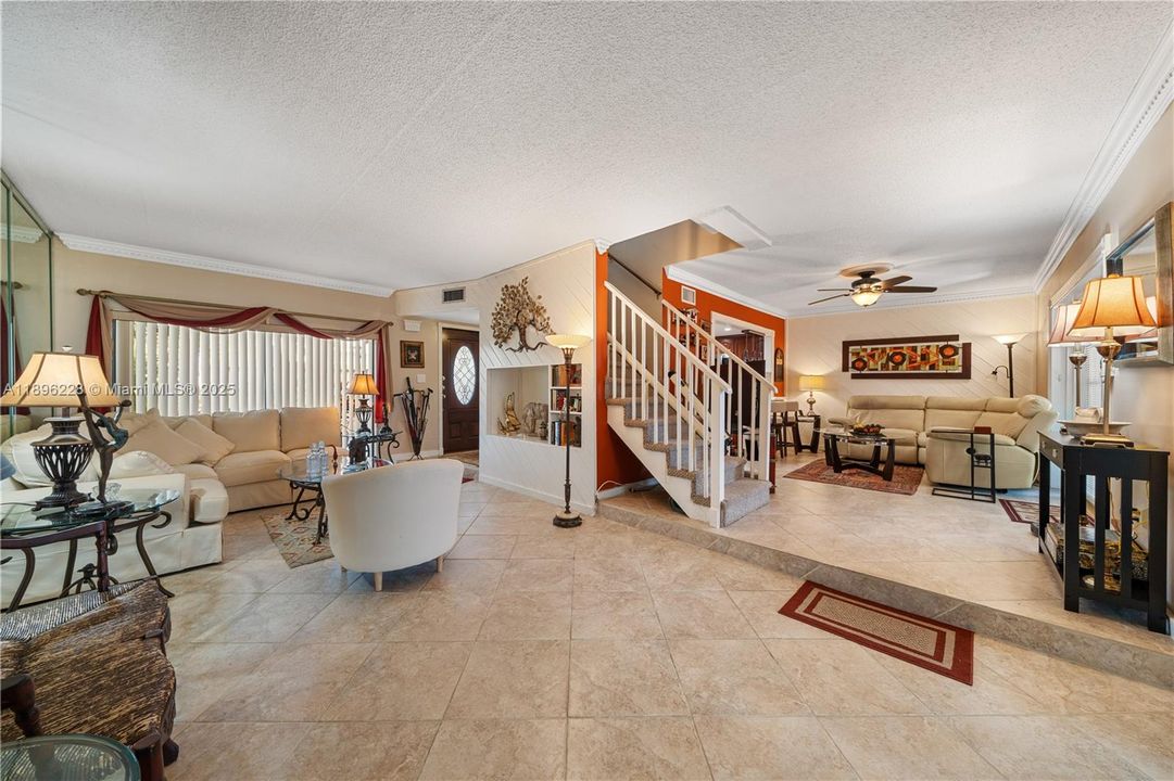 En Venta: $640,000 (2 camas, 2 baños, 1578 Pies cuadrados)