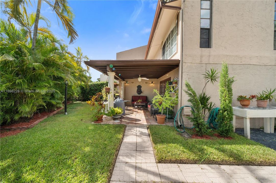 En Venta: $640,000 (2 camas, 2 baños, 1578 Pies cuadrados)