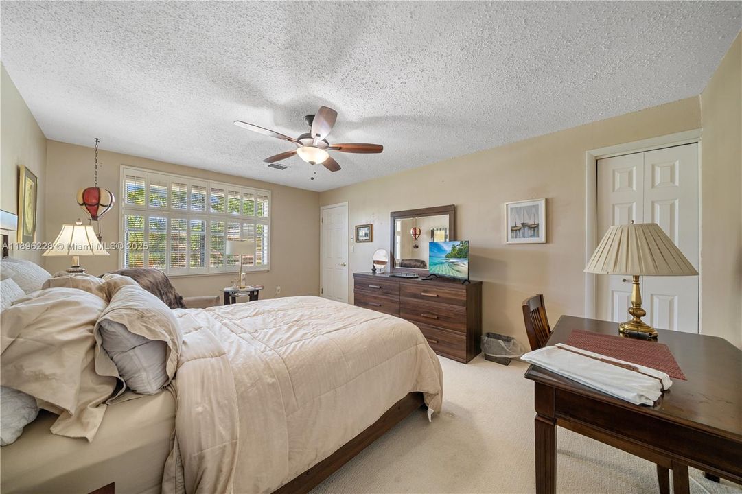 En Venta: $640,000 (2 camas, 2 baños, 1578 Pies cuadrados)