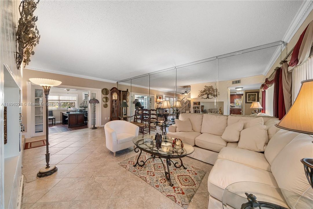 En Venta: $640,000 (2 camas, 2 baños, 1578 Pies cuadrados)