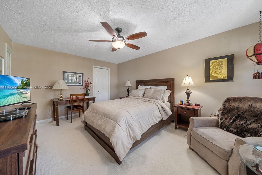 En Venta: $640,000 (2 camas, 2 baños, 1578 Pies cuadrados)