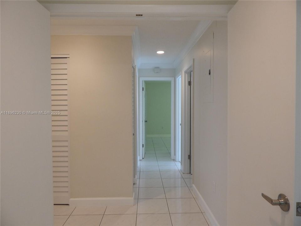 合同活跃: $5,750 (5 贝兹, 3 浴室, 3326 平方英尺)