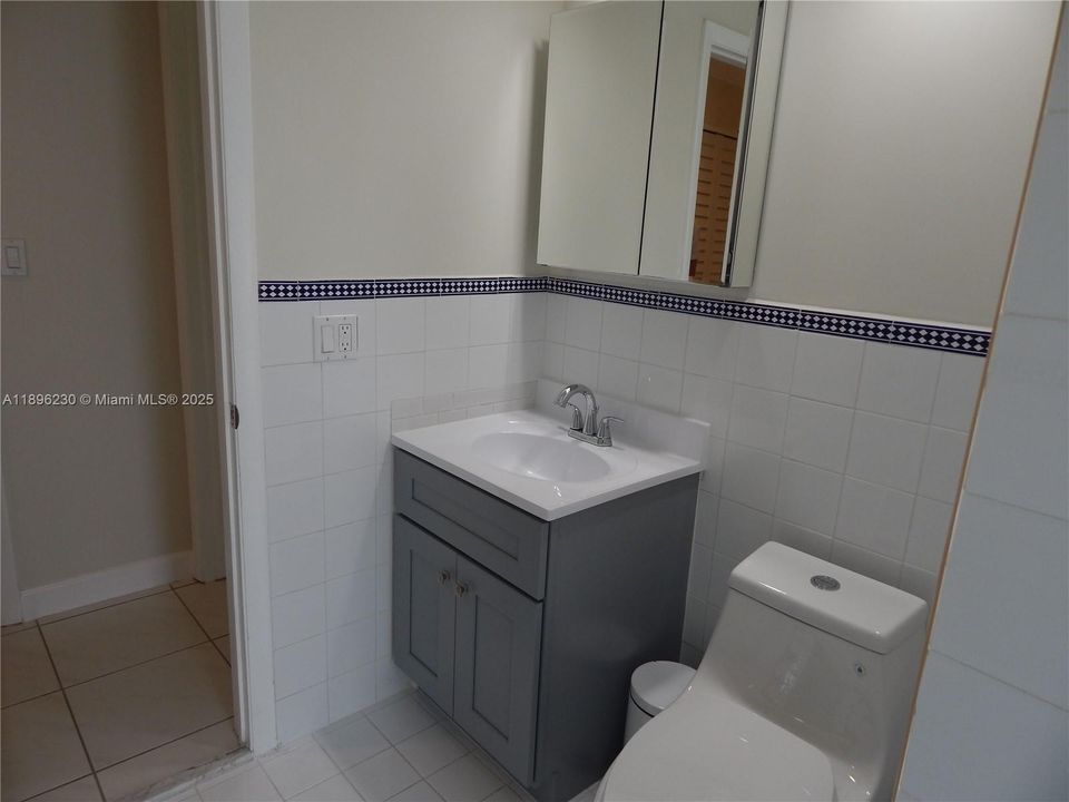 合同活跃: $5,750 (5 贝兹, 3 浴室, 3326 平方英尺)