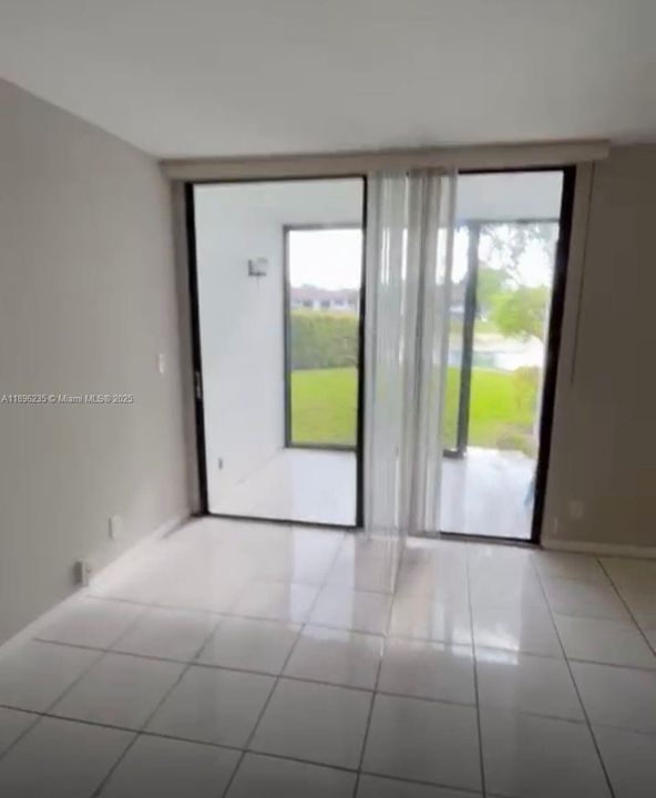 Recently Rented: $1,800 (2 beds, 2 baths, 890 Square Feet)