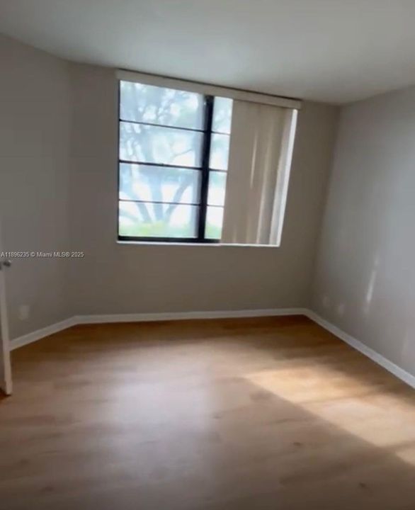 Recently Rented: $1,800 (2 beds, 2 baths, 890 Square Feet)