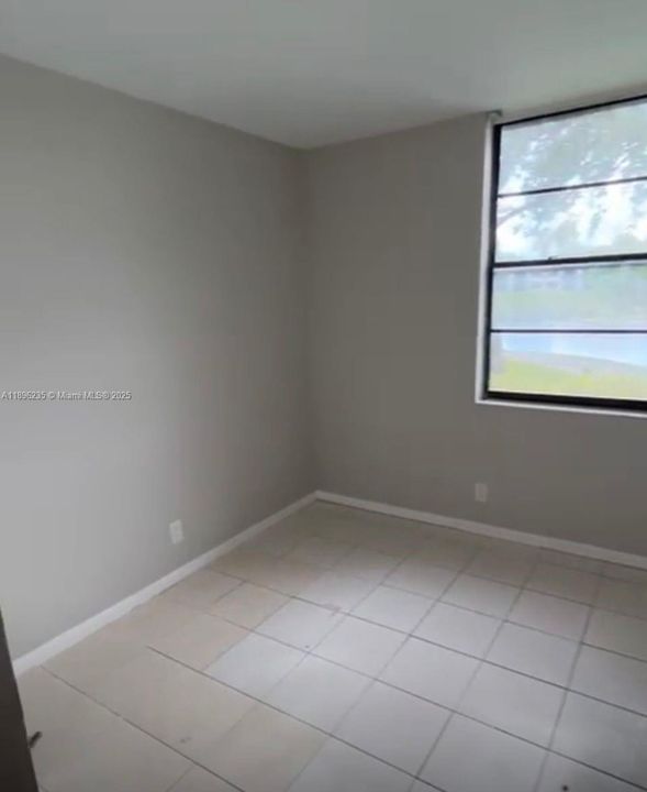 Recently Rented: $1,800 (2 beds, 2 baths, 890 Square Feet)