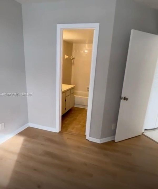 Recently Rented: $1,800 (2 beds, 2 baths, 890 Square Feet)