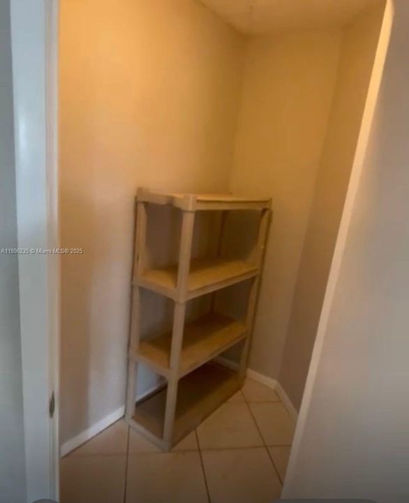 Recently Rented: $1,800 (2 beds, 2 baths, 890 Square Feet)