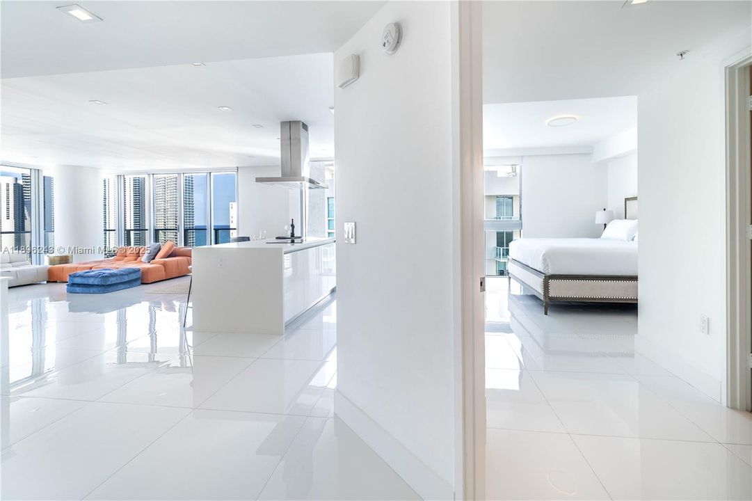 For Sale: $1,980,000 (3 beds, 3 baths, 1892 Square Feet)