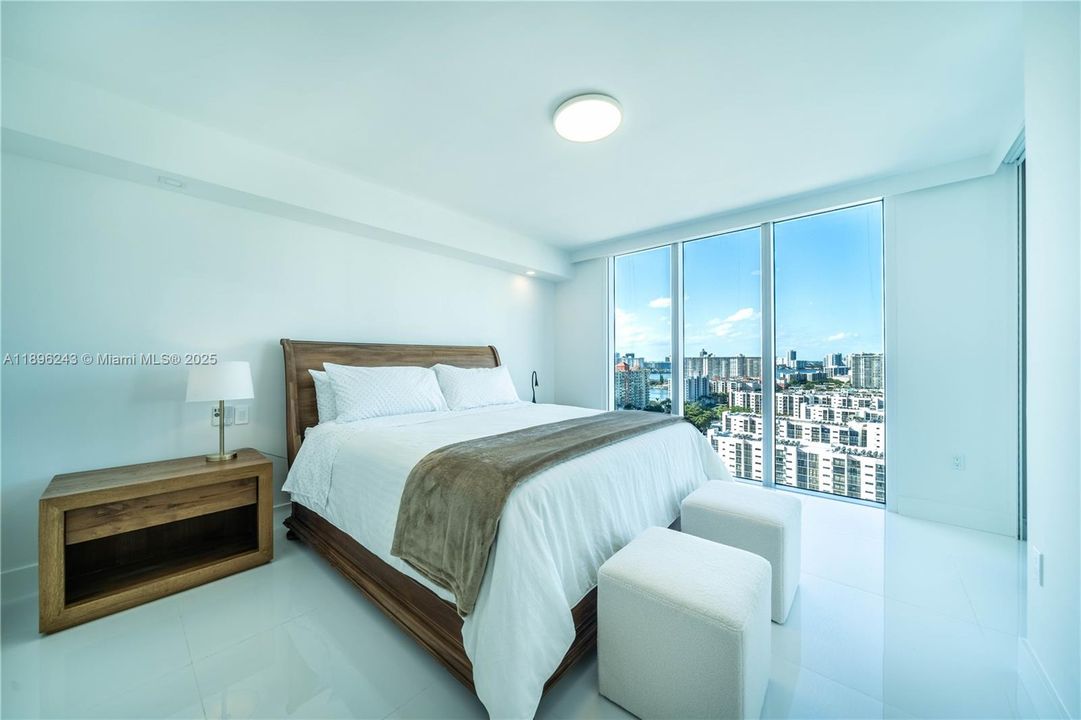 For Sale: $1,980,000 (3 beds, 3 baths, 1892 Square Feet)