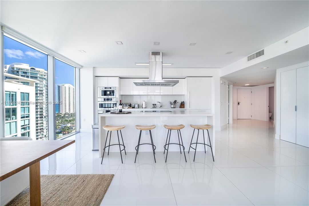 For Sale: $1,980,000 (3 beds, 3 baths, 1892 Square Feet)