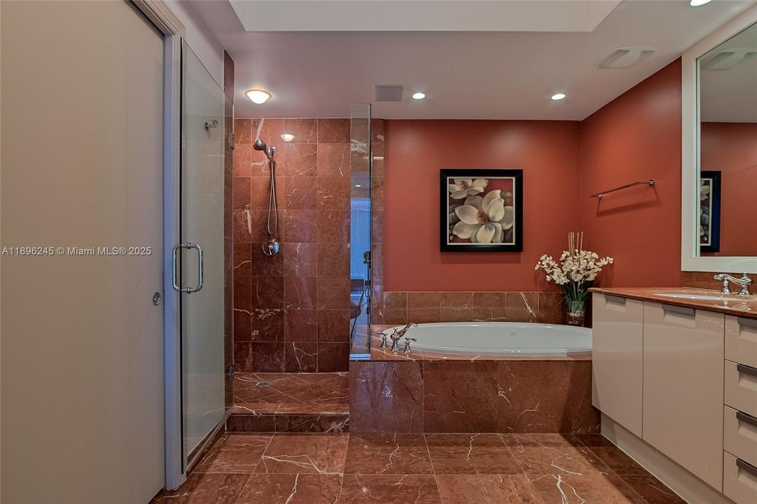 For Sale: $2,890,000 (3 beds, 3 baths, 2777 Square Feet)