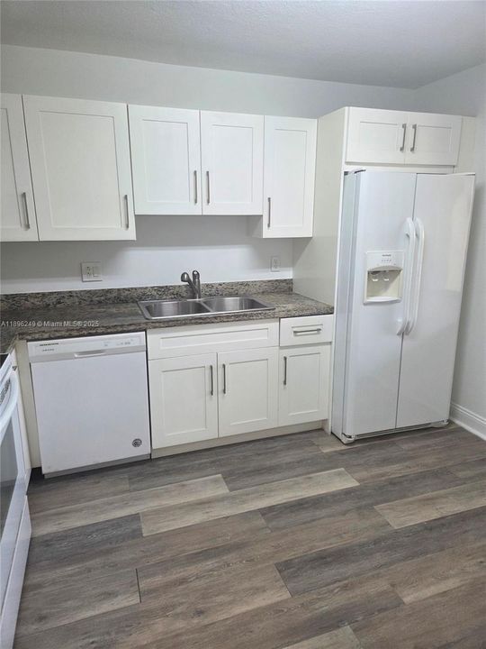 В аренду: $2,480 (2 спален, 2 ванн, 1231 Квадратных фут)